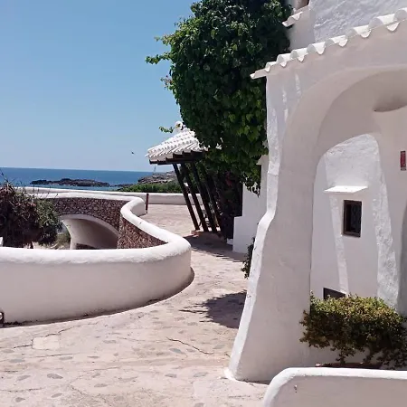 Menorca Les Pieds Dans L'eau *