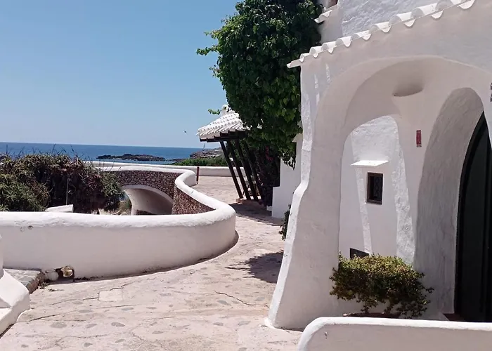 Menorca Les Pieds Dans L'eau *