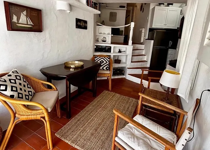 Menorca Les Pieds Dans L'eau * ביניבקה