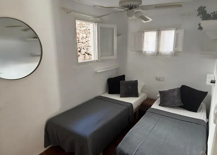 Menorca Les Pieds Dans L'eau