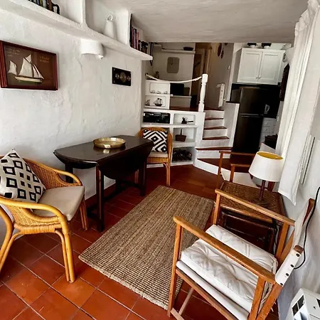 Menorca Les Pieds Dans L'eau * بينيبيكا